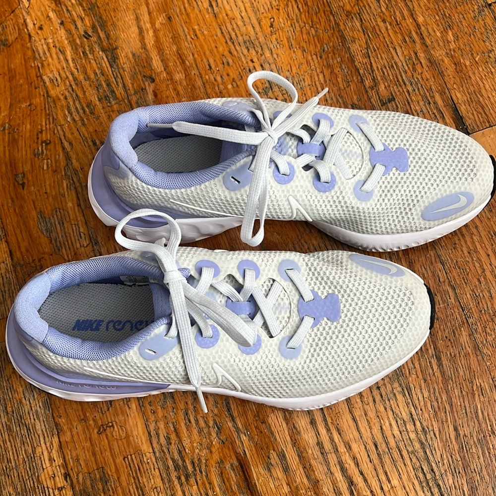 (GS) Nike Renew Run Gray CT1430-002 size 5.5Y NWOB